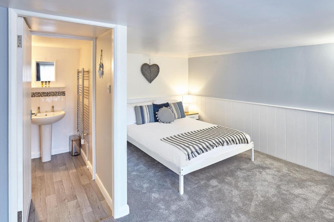 Host & Stay - Princess Place Studio Whitby Luaran gambar