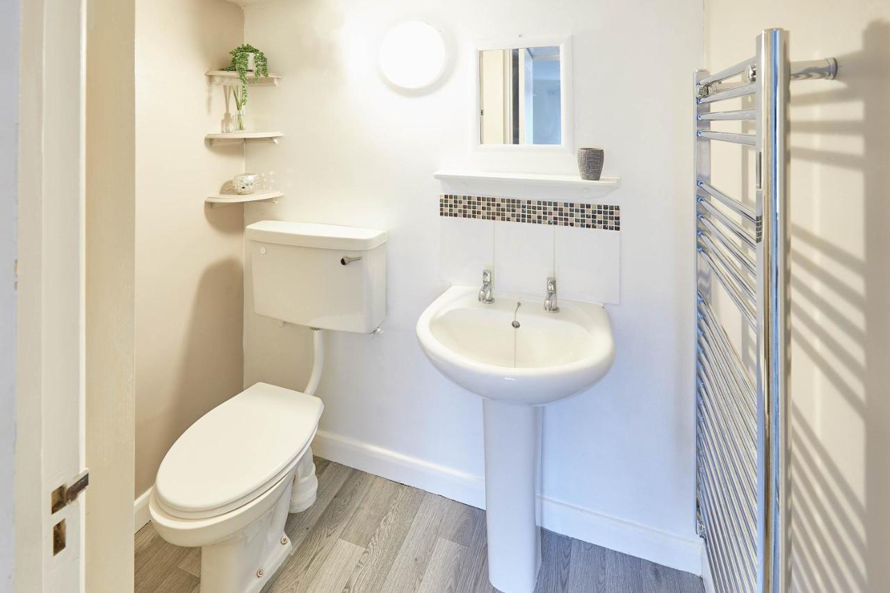 Host & Stay - Princess Place Studio Whitby Luaran gambar
