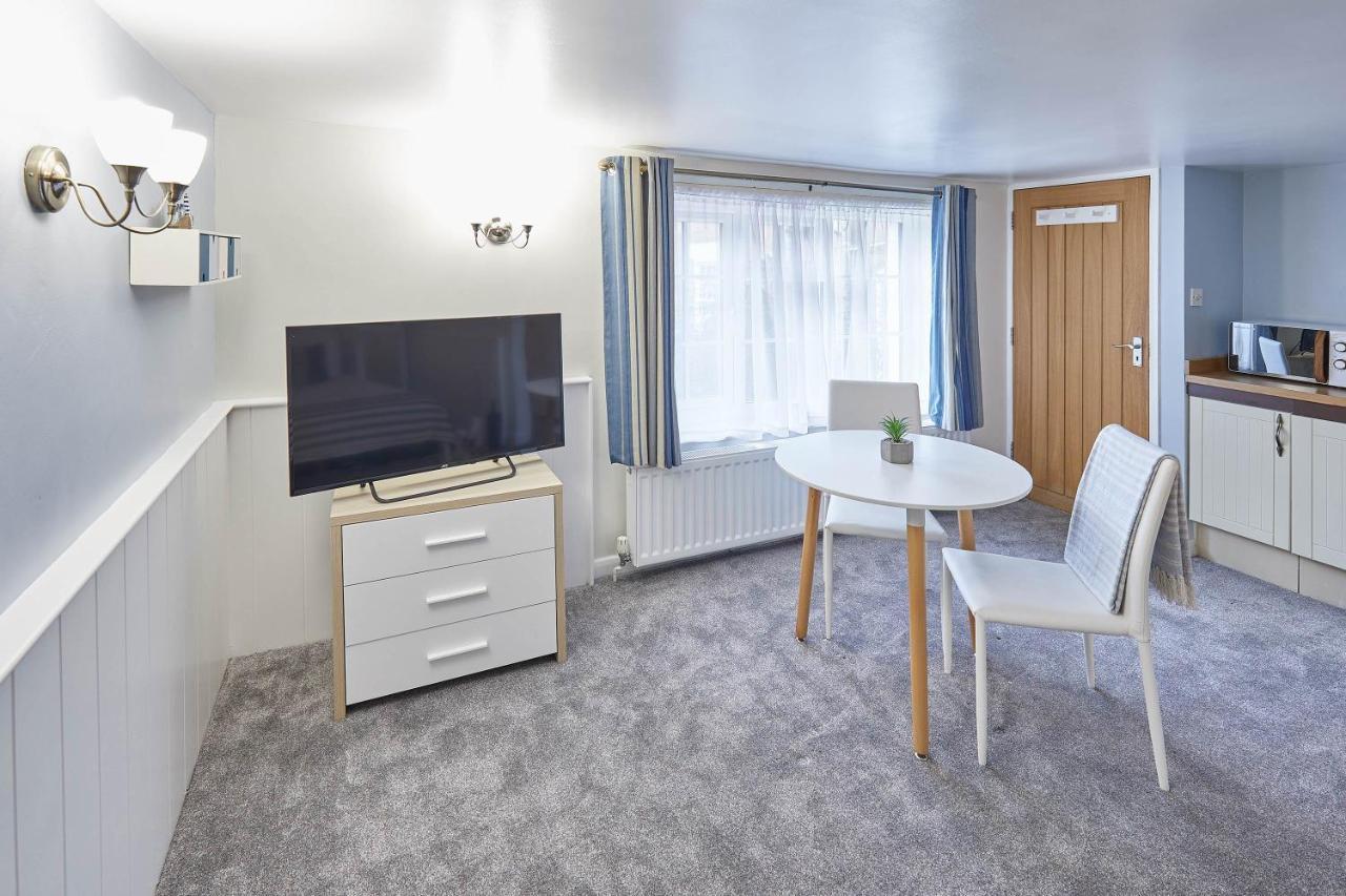Host & Stay - Princess Place Studio Whitby Luaran gambar