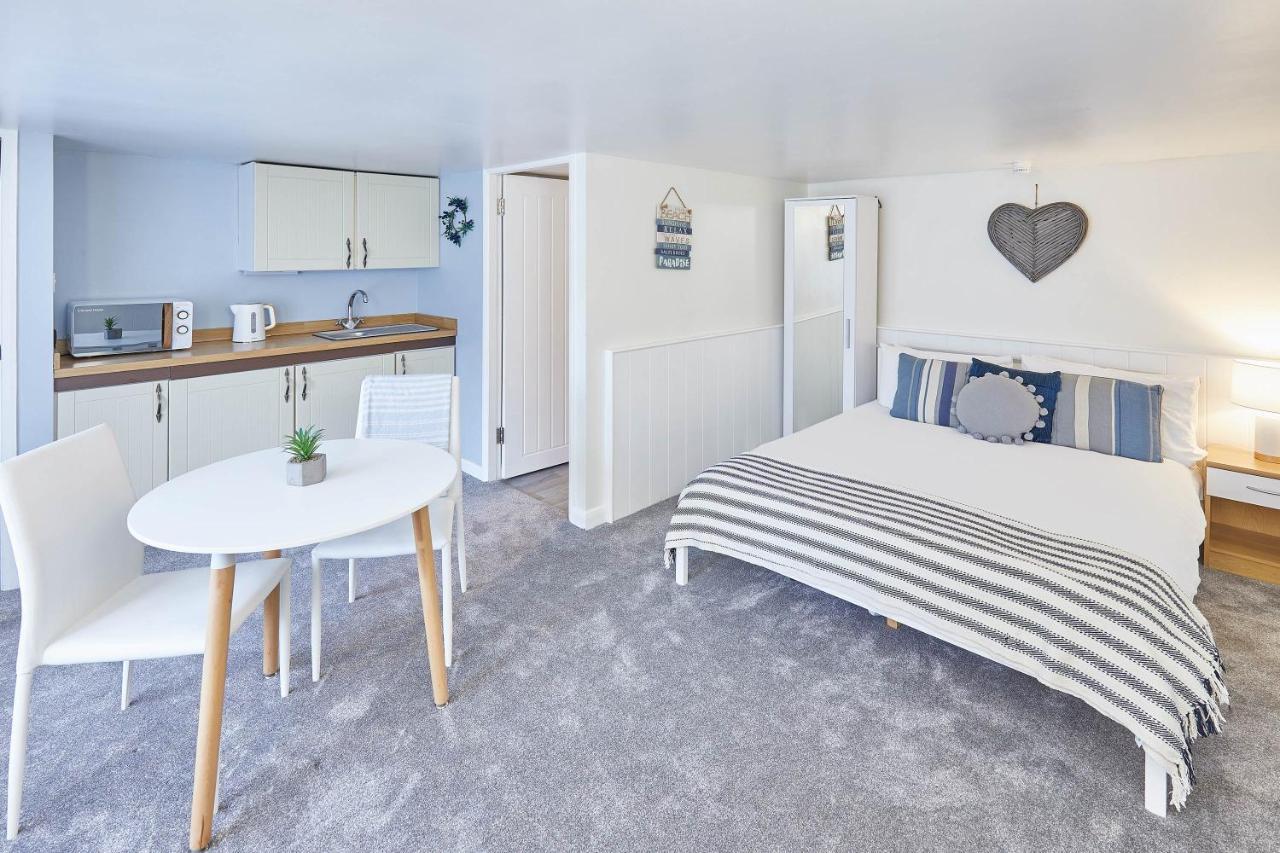 Host & Stay - Princess Place Studio Whitby Luaran gambar