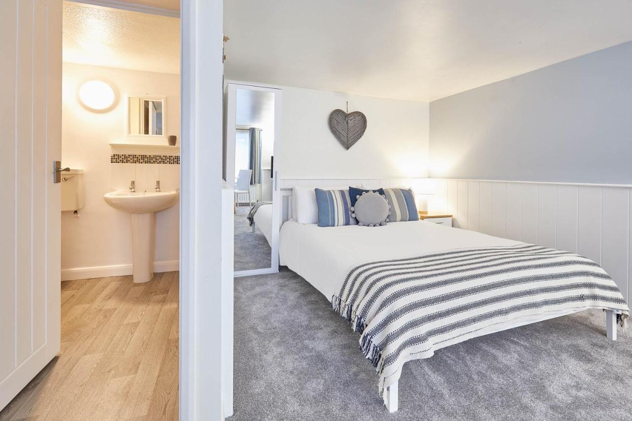 Host & Stay - Princess Place Studio Whitby Luaran gambar